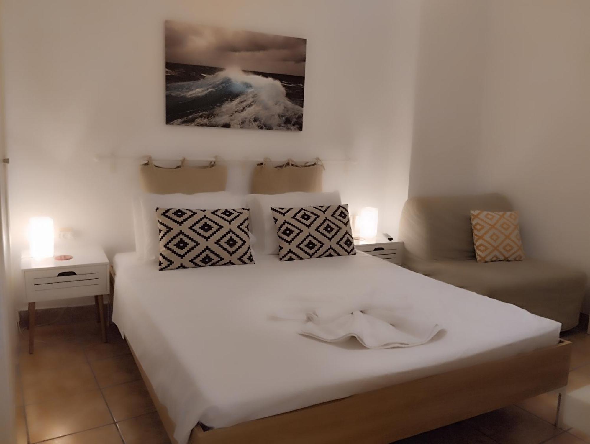 Jo's Guesthouse, Benitses Mpenitses Eksteriør billede